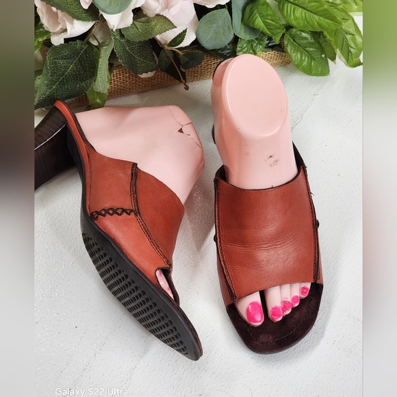 AEROSOLES Shoes - AEROSOLES Brown Leather Mules with Open Toe